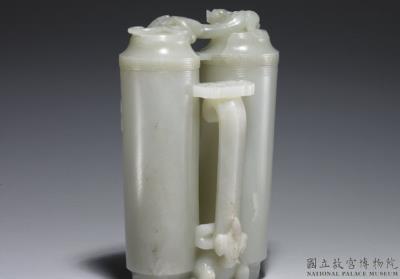 图片[3]-Qianlong Imitation of Archaic Jade Eagle and Bear Conjoined Vase, Qing dynasty, Qianlong reign (1736-1795)-China Archive